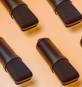 top 5 microphones of 2024, showcasing various models known for their excellent sound quality, versatility, and design.